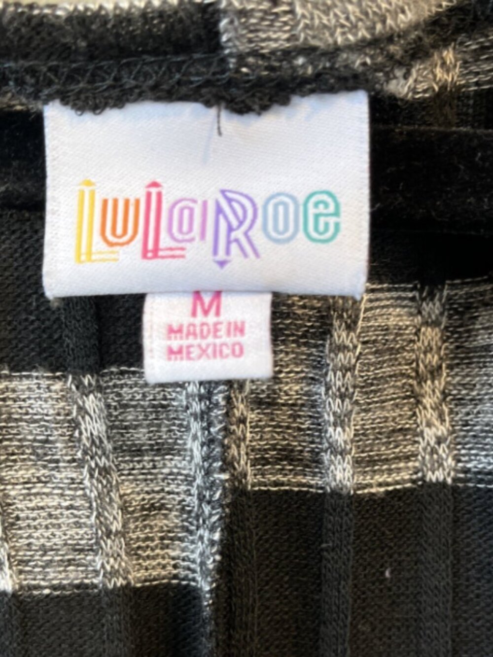 LulaRoe Lindsay Kimono Cardigan Womens M Stretchy Ribbed Grey/Black Stripe Hi-Lo - Picture 11 of 14